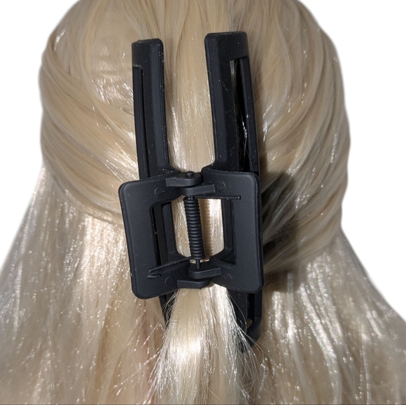 🍁 3/$15 Boutique Rectangle Claw Hair Clip - Picture 2 of 6